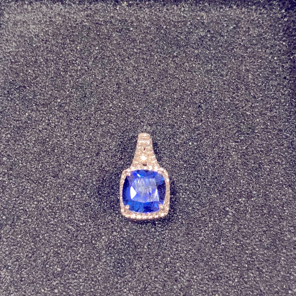 Vintage-style sapphire 925 silver/diamond pendant